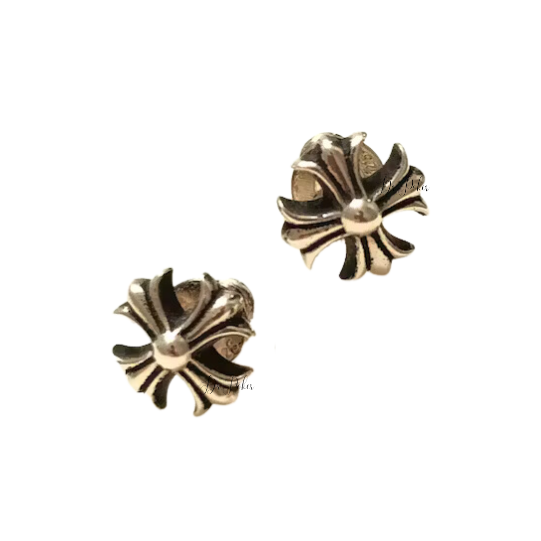 【未使用品】CH Plus Stud Earring